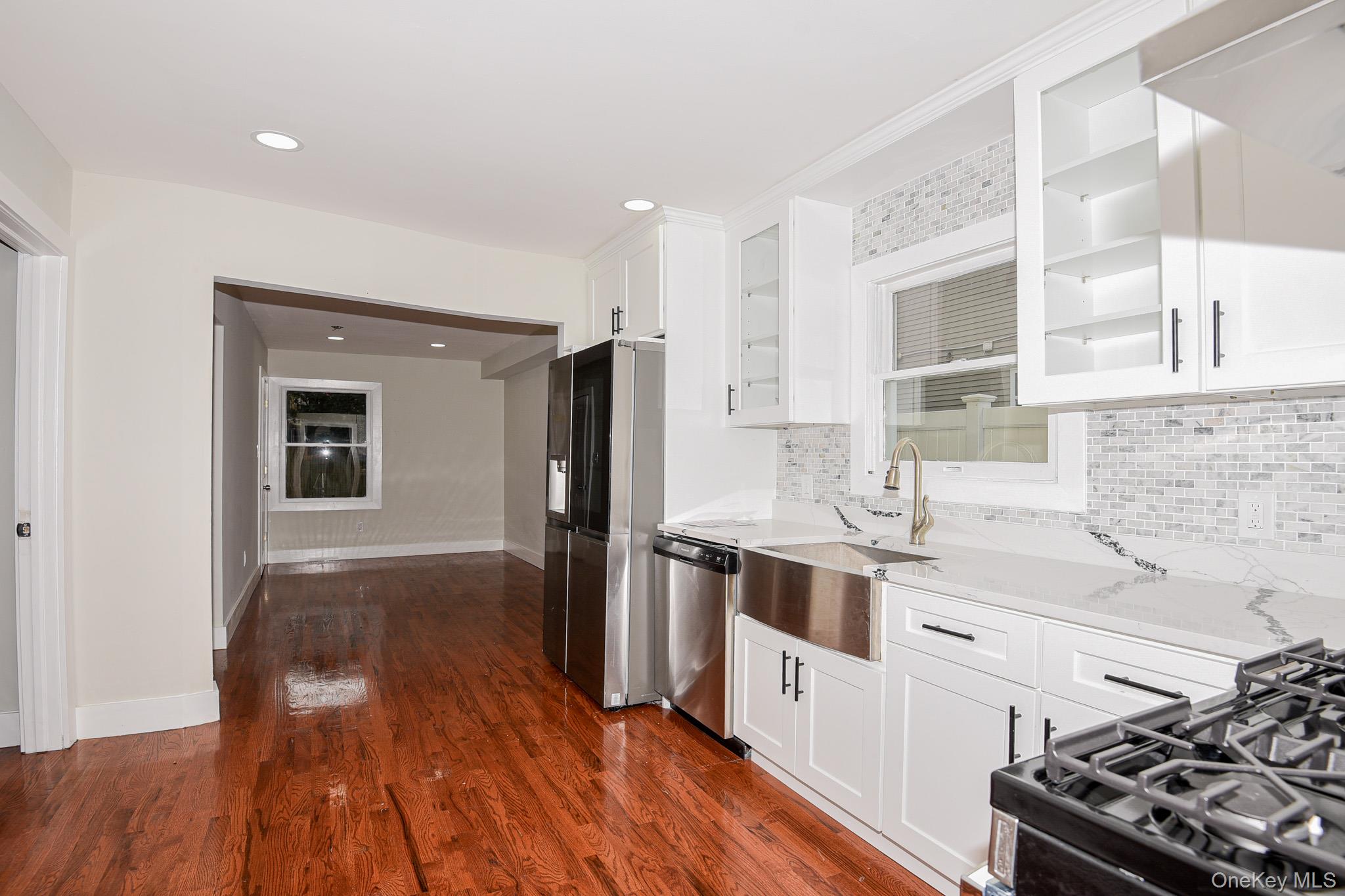 95 E Pulaski Road, Huntington Station, NY 11746