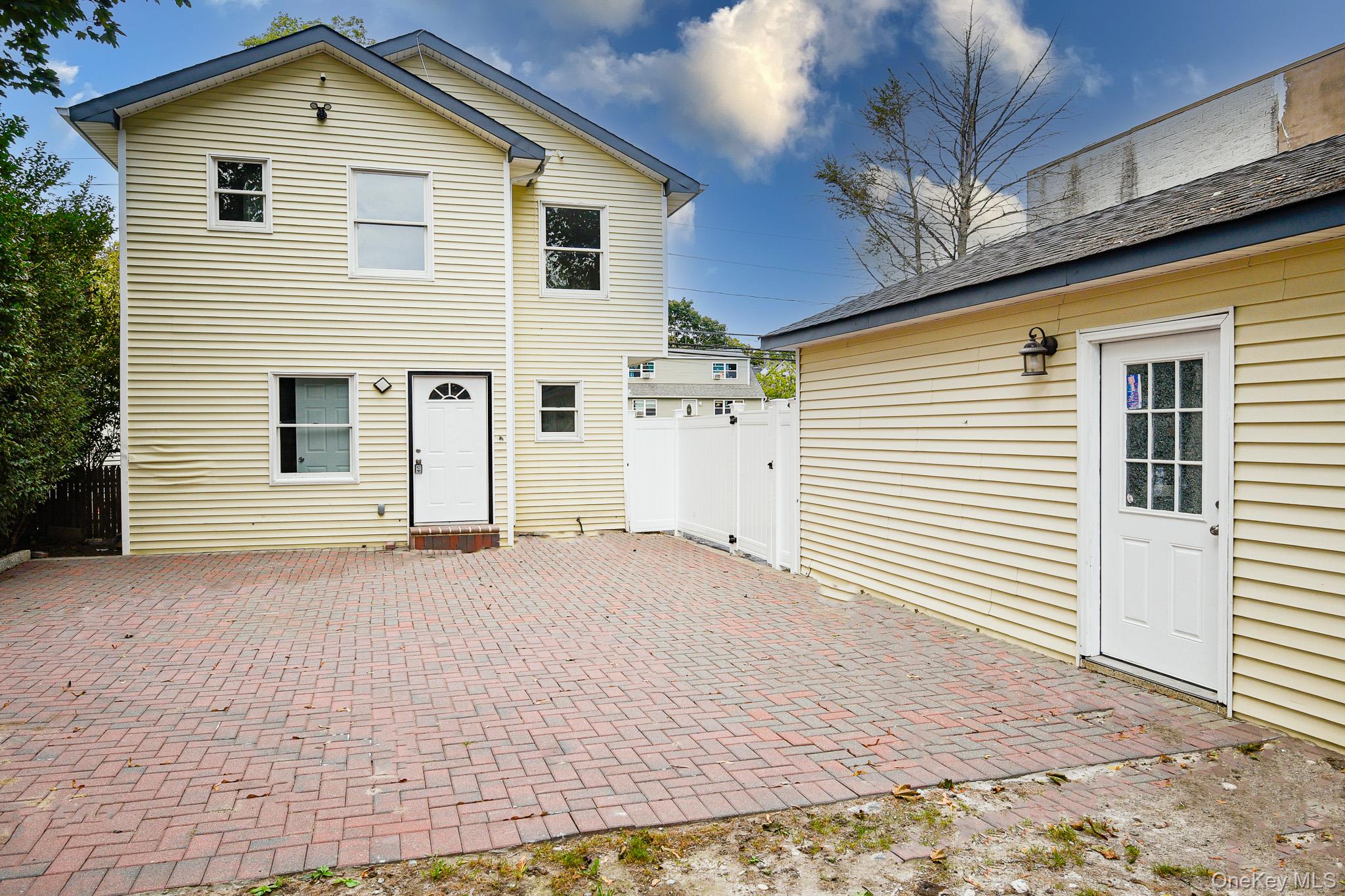 95 E Pulaski Road, Huntington Station, NY 11746