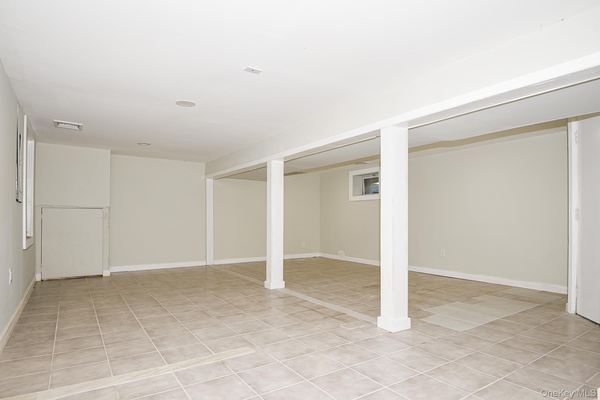 95 E Pulaski Road, Huntington Station, NY 11746