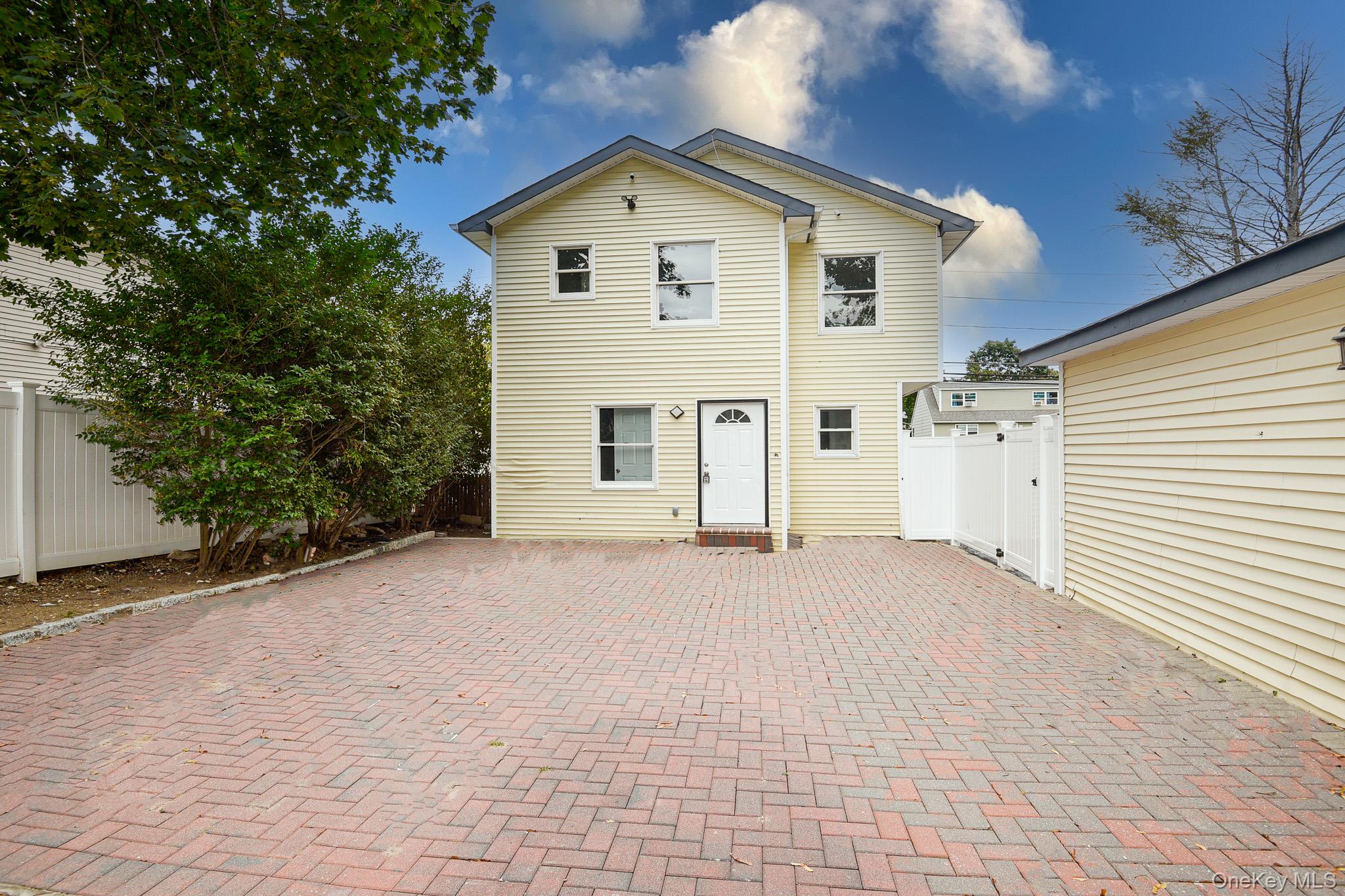 95 E Pulaski Road, Huntington Station, NY 11746