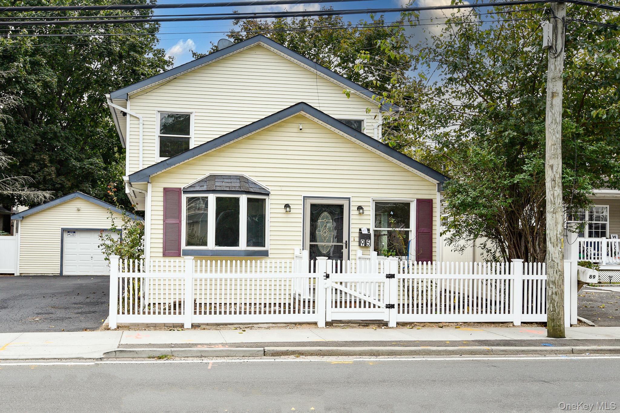 95 E Pulaski Road, Huntington Station, NY 11746