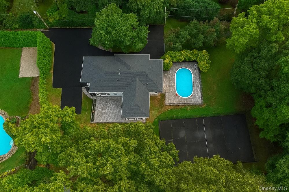 369 Vanderbilt Parkway, Dix Hills, NY 11746