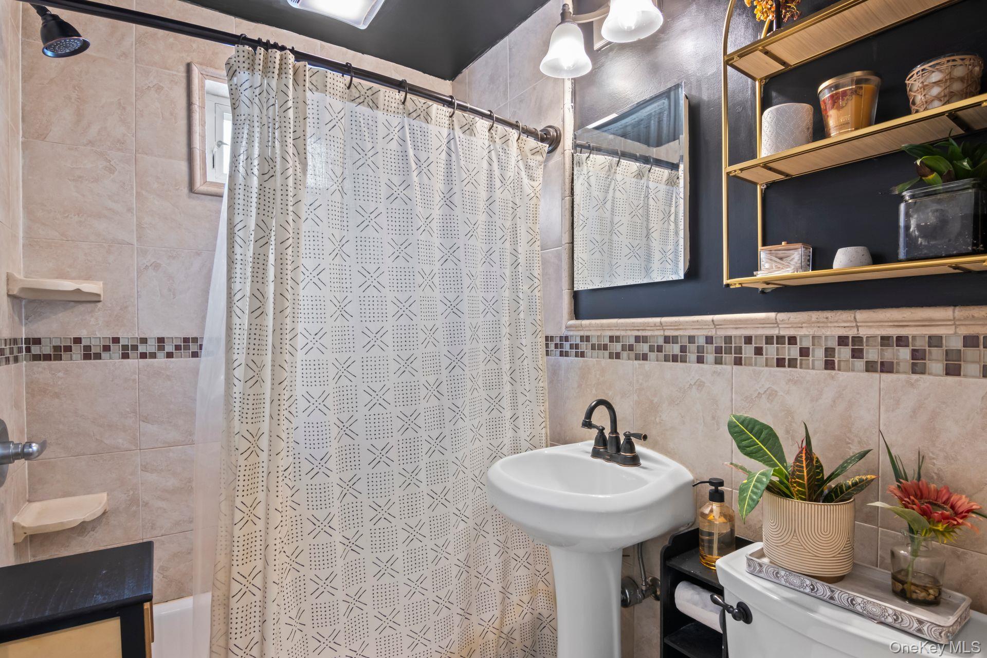 63 Division Avenue, Blue Point, NY 11715