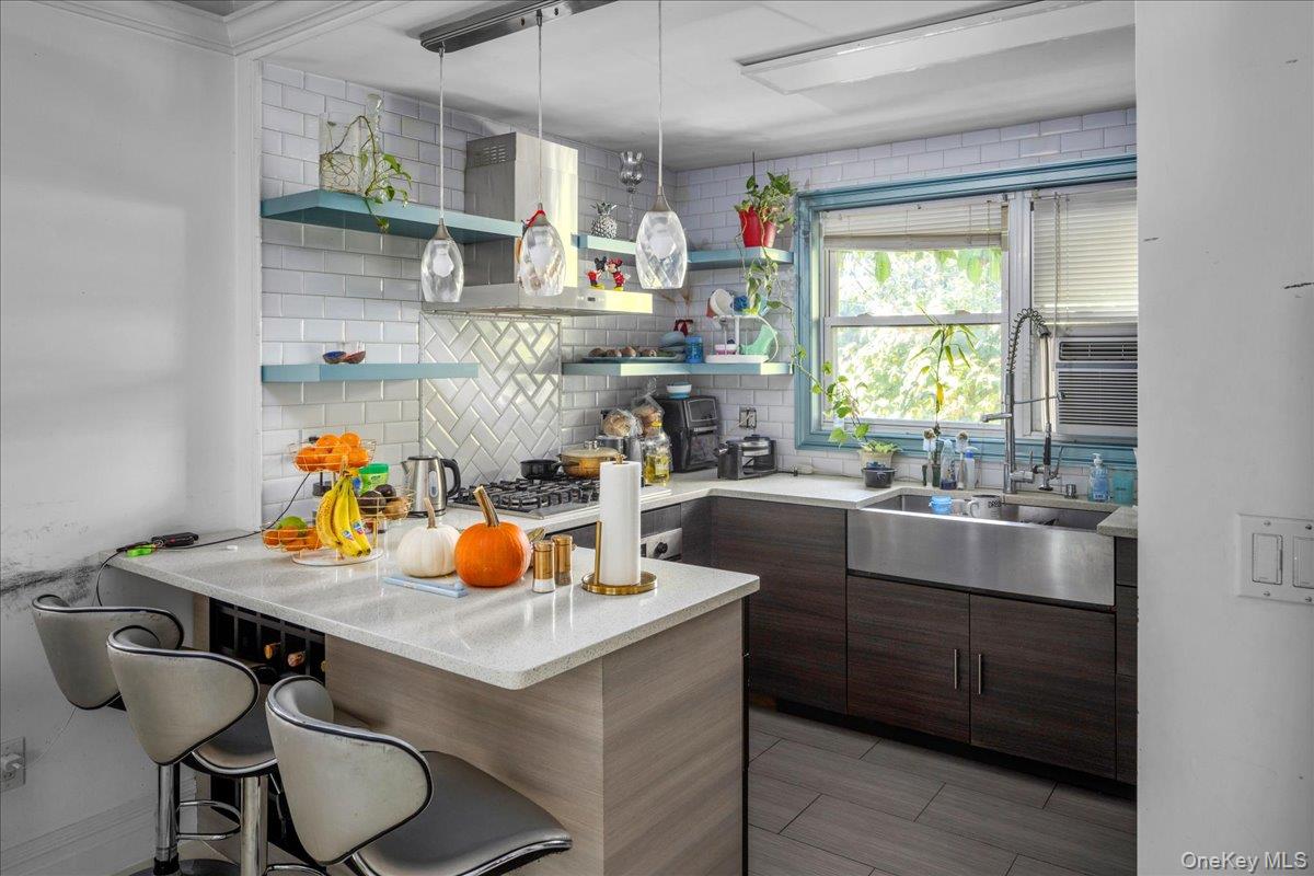 19633 Foothill Avenue, Holliswood, NY 11423