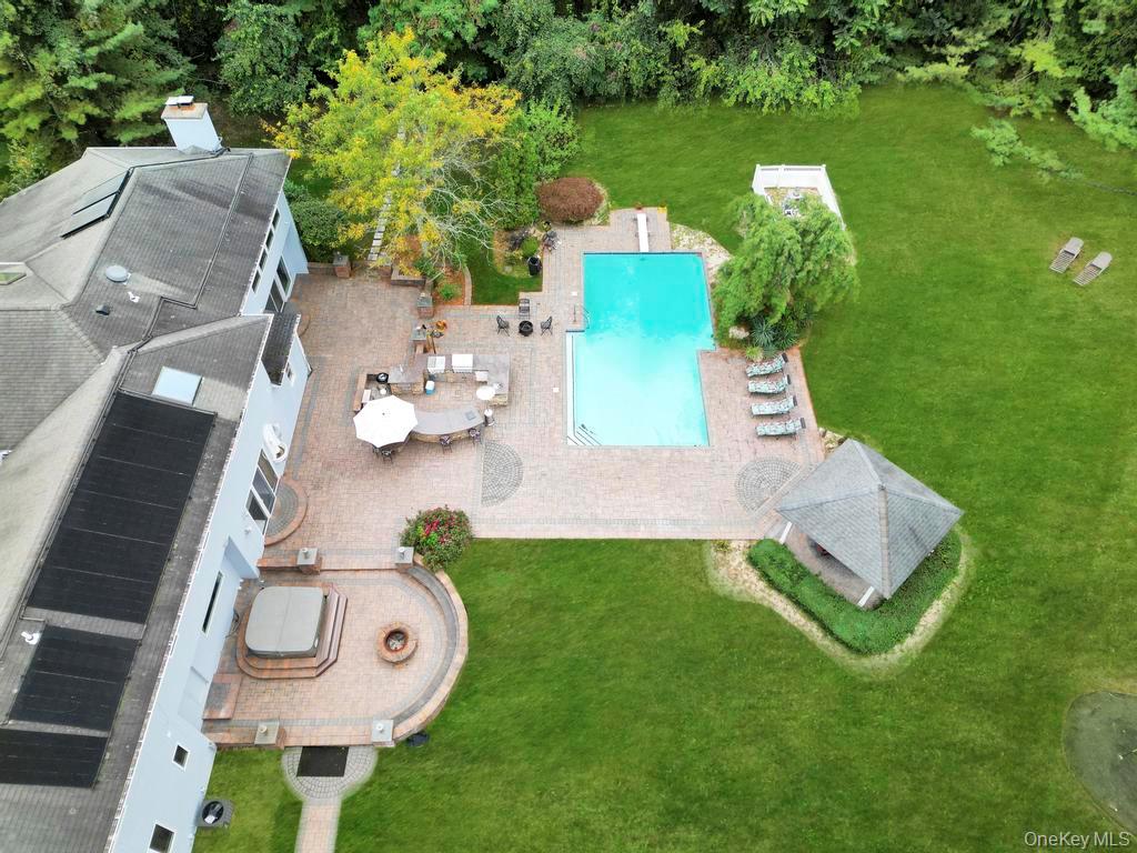 25 Wildwood Drive, Laurel Hollow, NY 11791