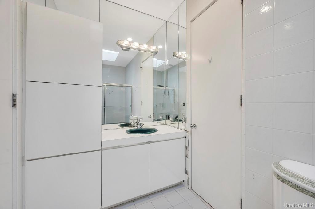 25 Wildwood Drive, Laurel Hollow, NY 11791