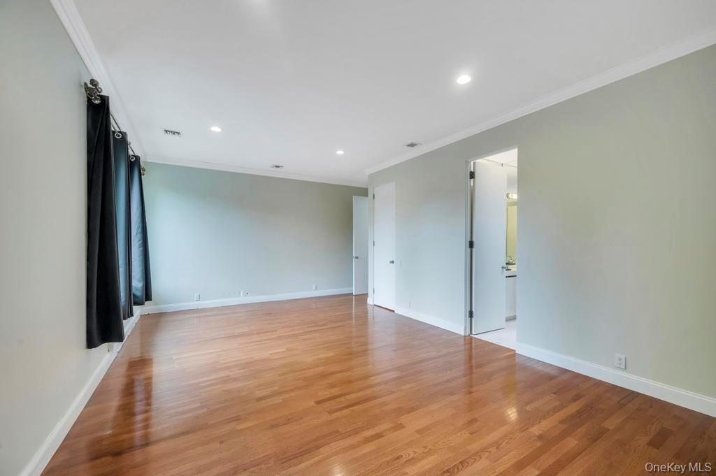 25 Wildwood Drive, Laurel Hollow, NY 11791