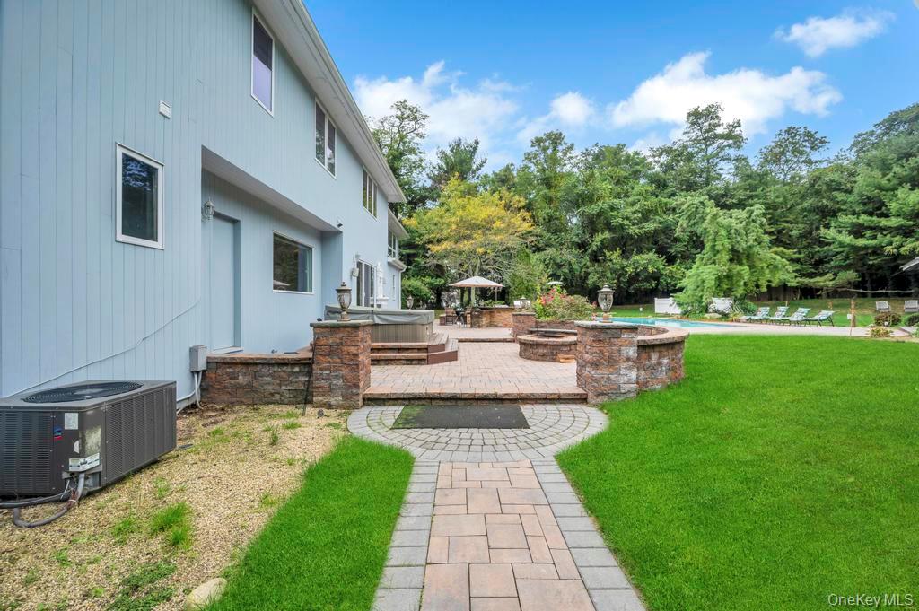 25 Wildwood Drive, Laurel Hollow, NY 11791