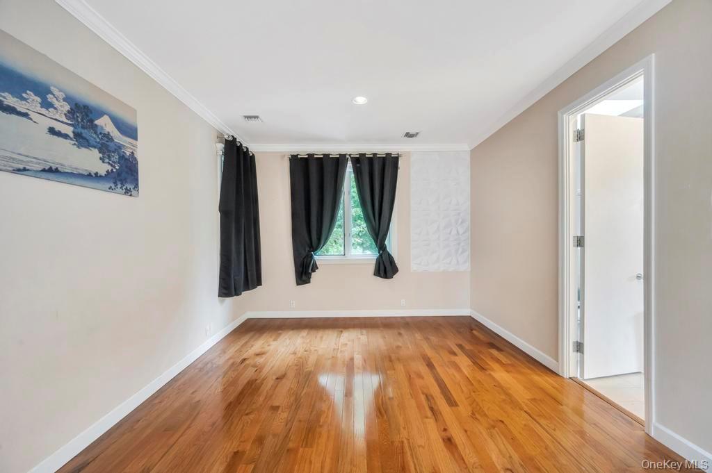 25 Wildwood Drive, Laurel Hollow, NY 11791