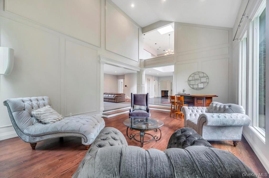 25 Wildwood Drive, Laurel Hollow, NY 11791