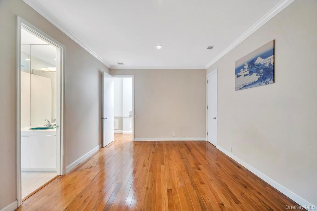 25 Wildwood Drive, Laurel Hollow, NY 11791