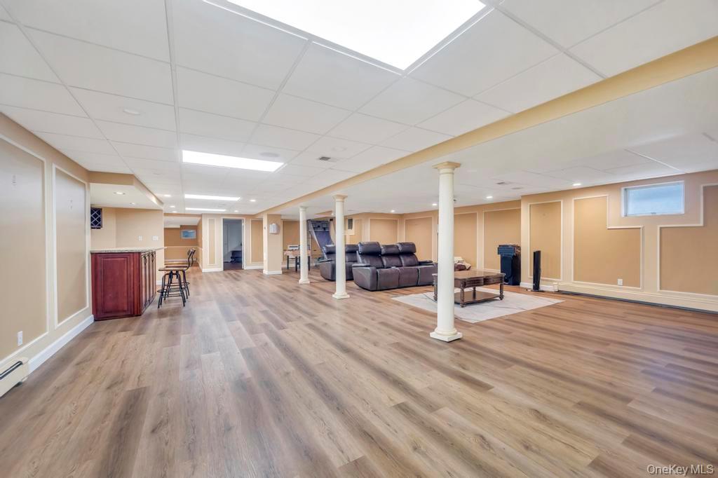 25 Wildwood Drive, Laurel Hollow, NY 11791