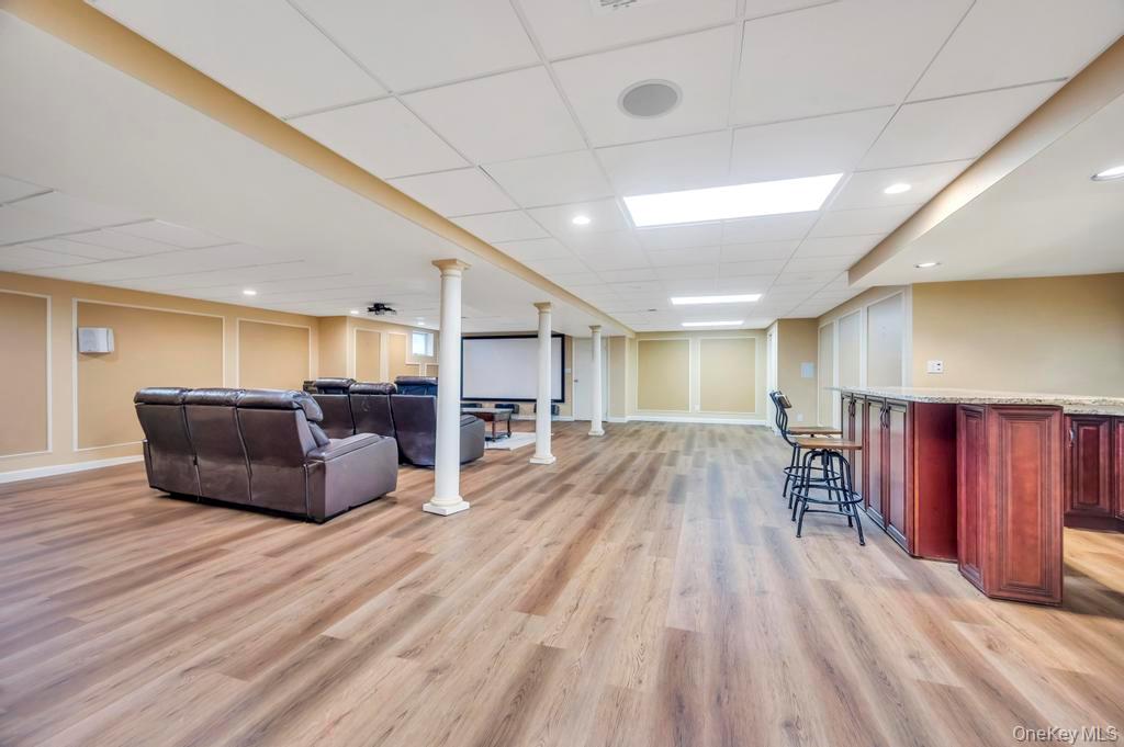 25 Wildwood Drive, Laurel Hollow, NY 11791