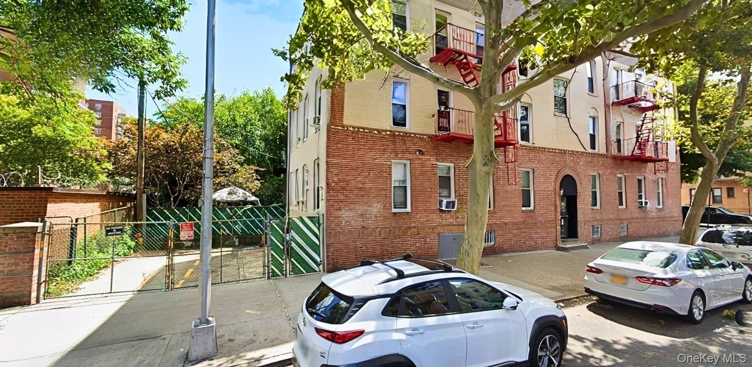 5201 Skillman Avenue, Woodside, NY 11377