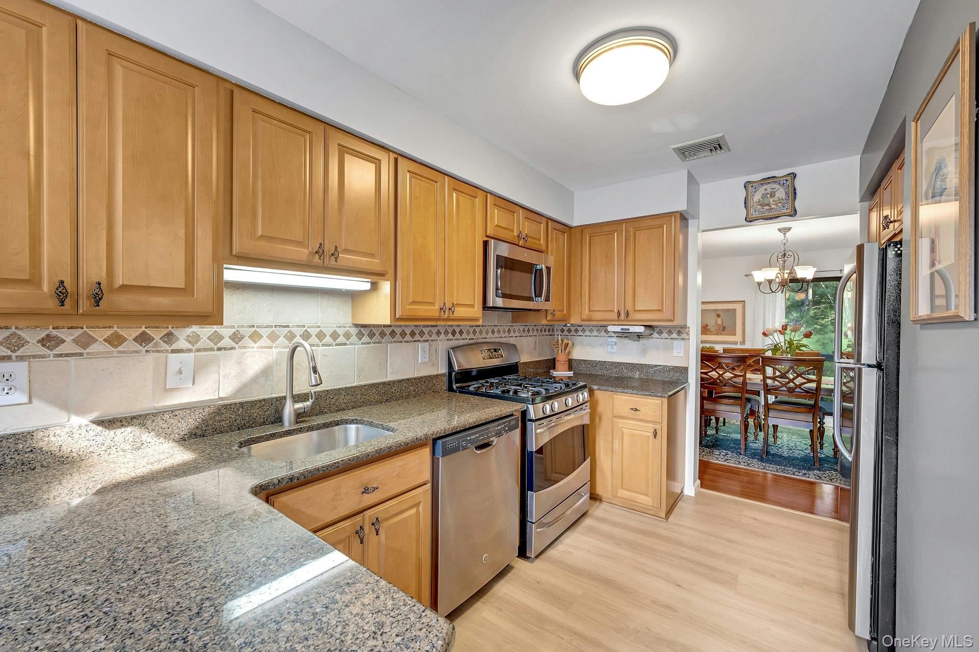 193 Stone Oaks Drive, Hartsdale, NY 10530