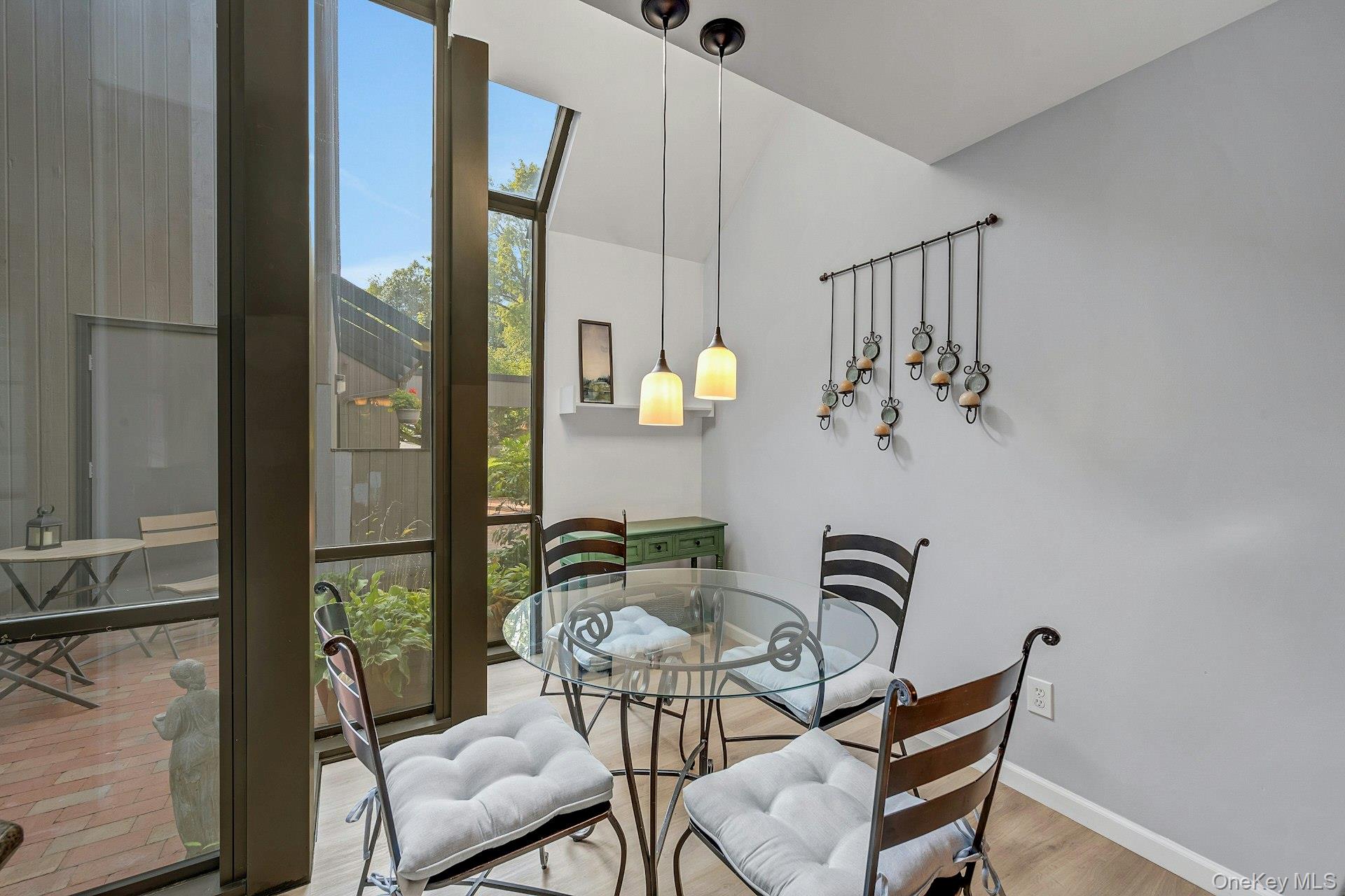 193 Stone Oaks Drive, Hartsdale, NY 10530