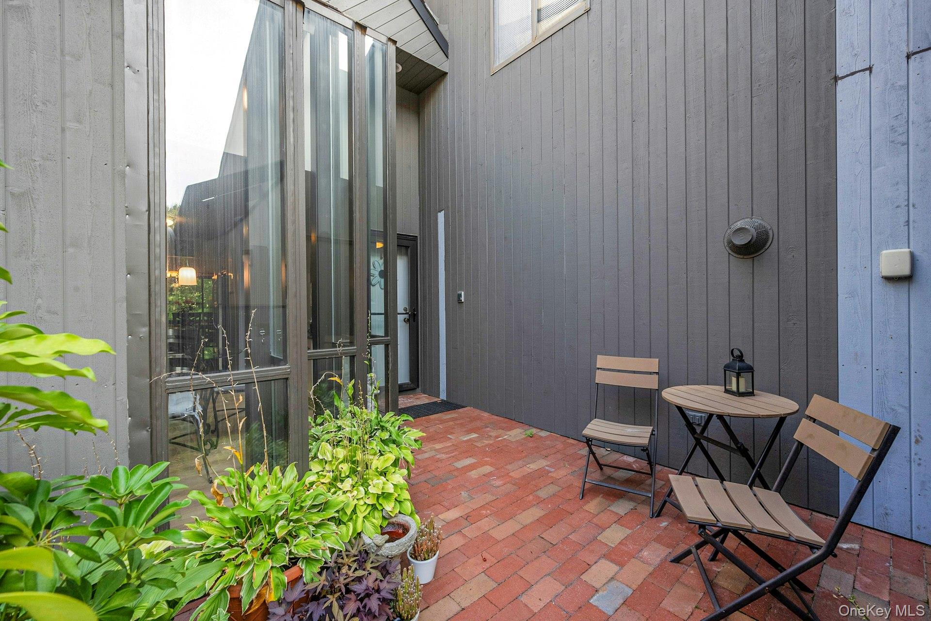 193 Stone Oaks Drive, Hartsdale, NY 10530