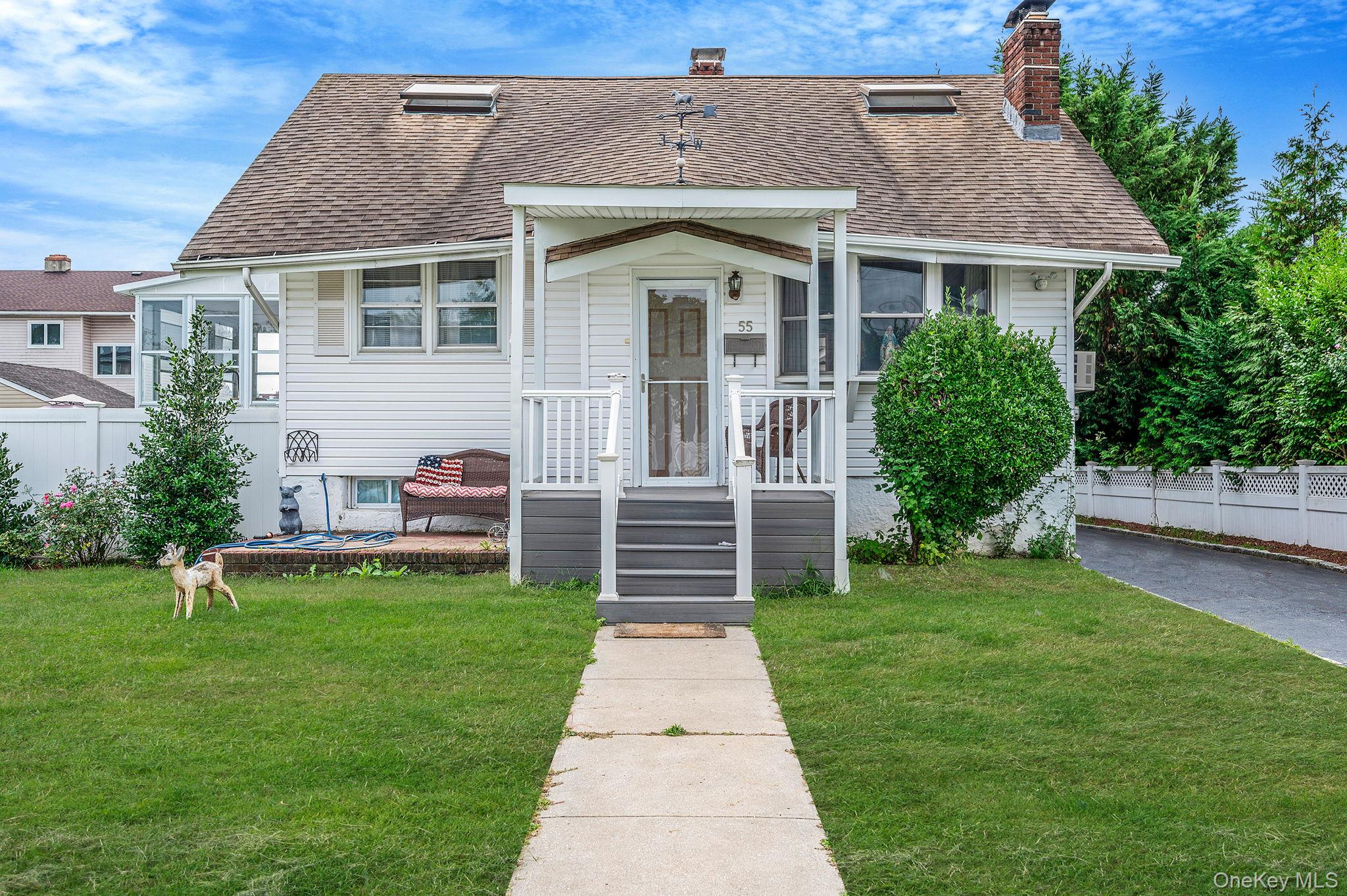 55 Moore Avenue, Oceanside, NY 11572