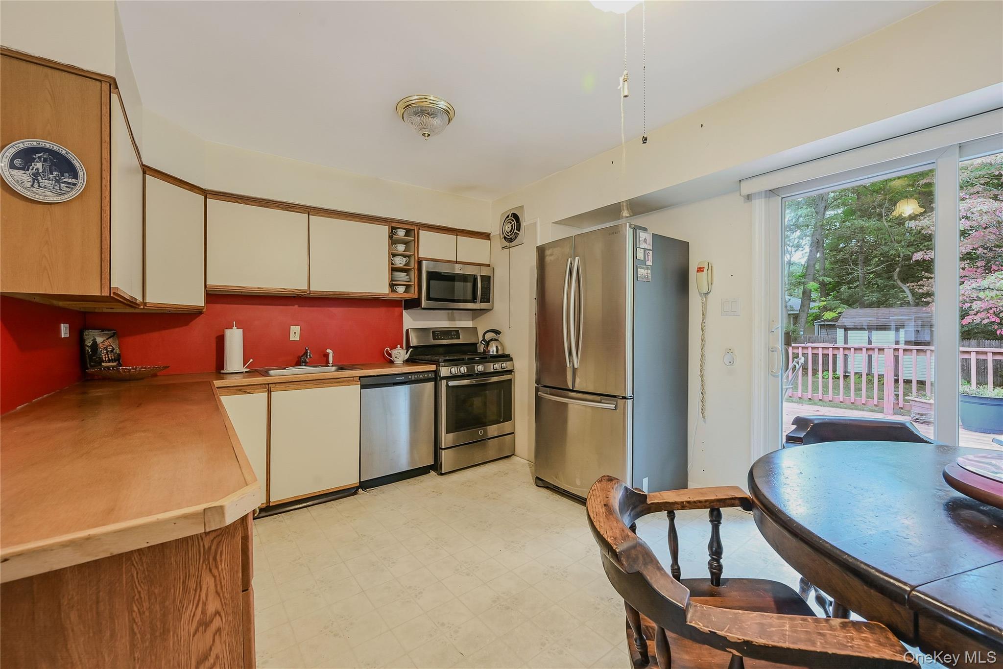 11 Fox Lane, Shoreham, NY 11786