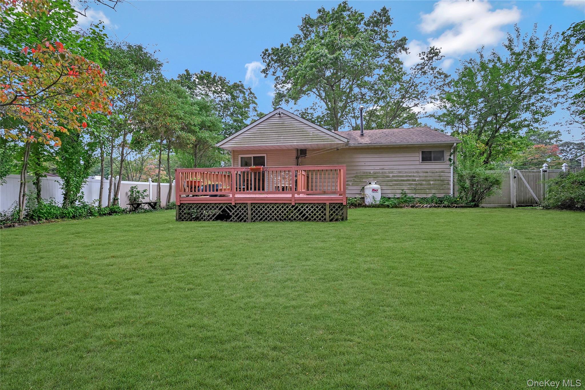 11 Fox Lane, Shoreham, NY 11786