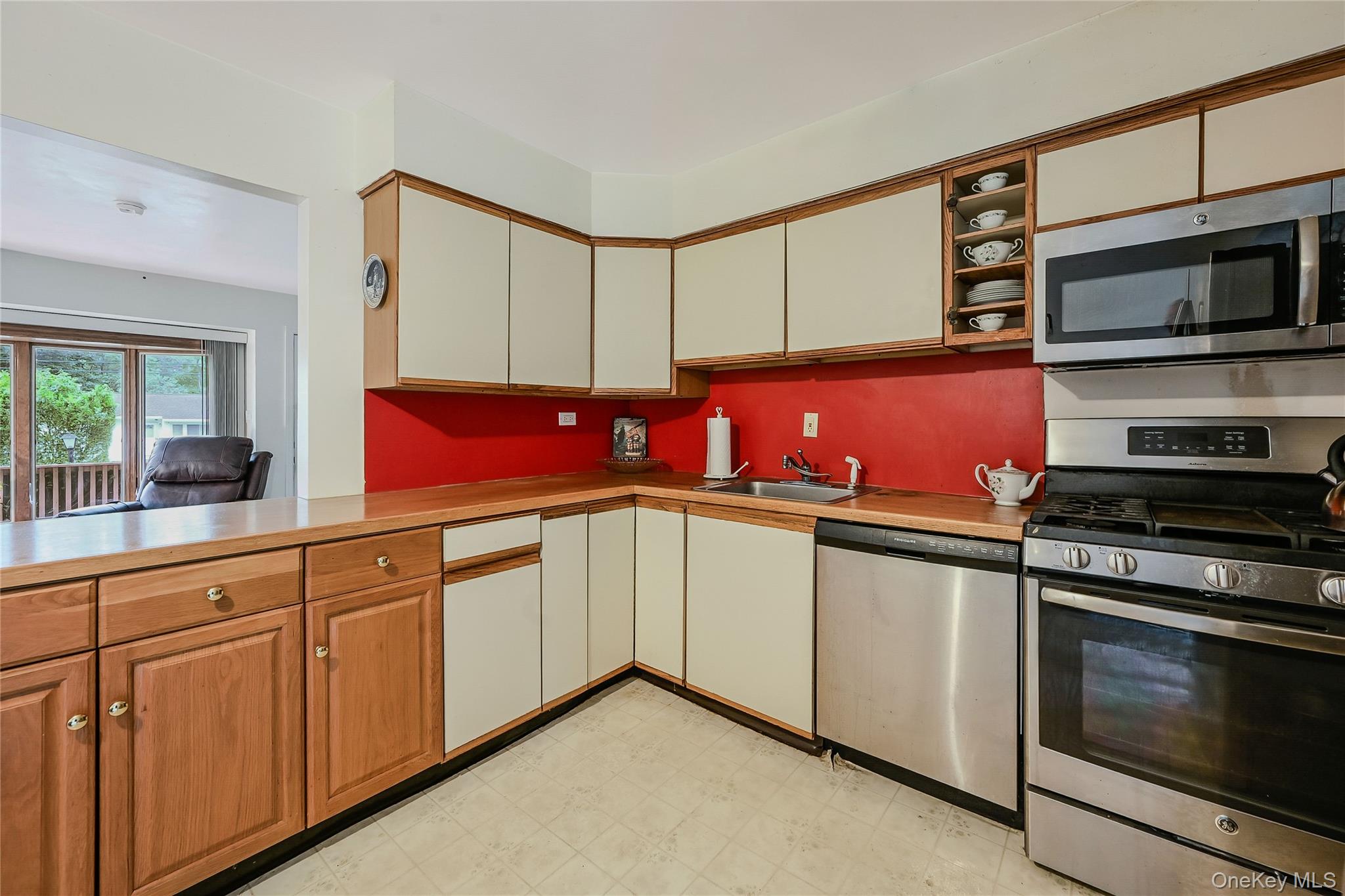 11 Fox Lane, Shoreham, NY 11786