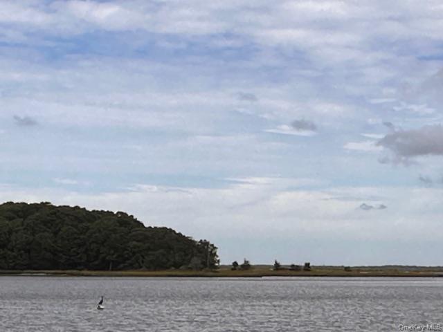 40 Highlands Drive, Southampton, NY 11968