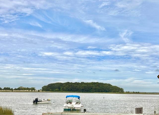 40 Highlands Drive, Southampton, NY 11968