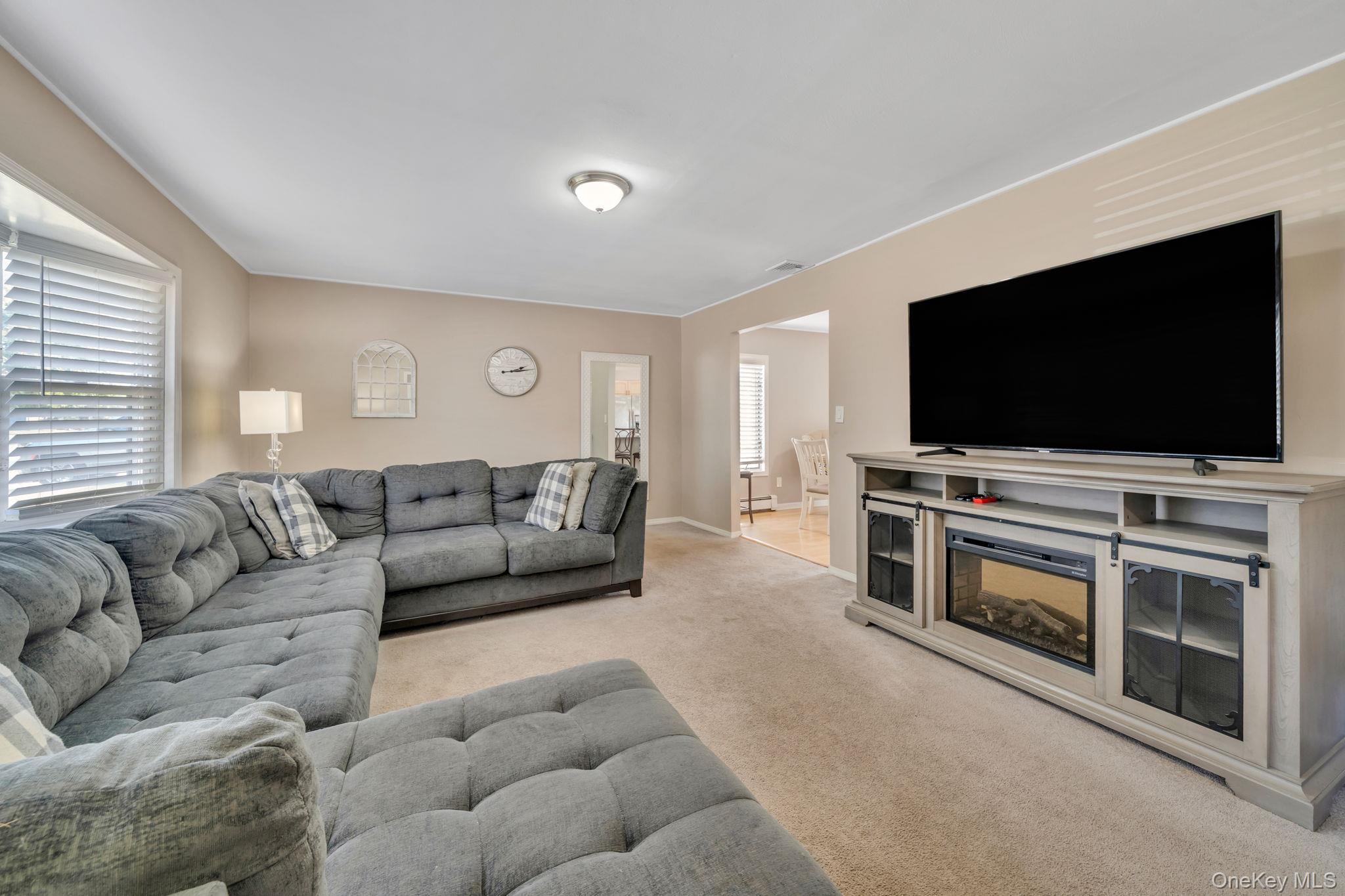 20 Janet Street, Port Jefferson Station, NY 11776