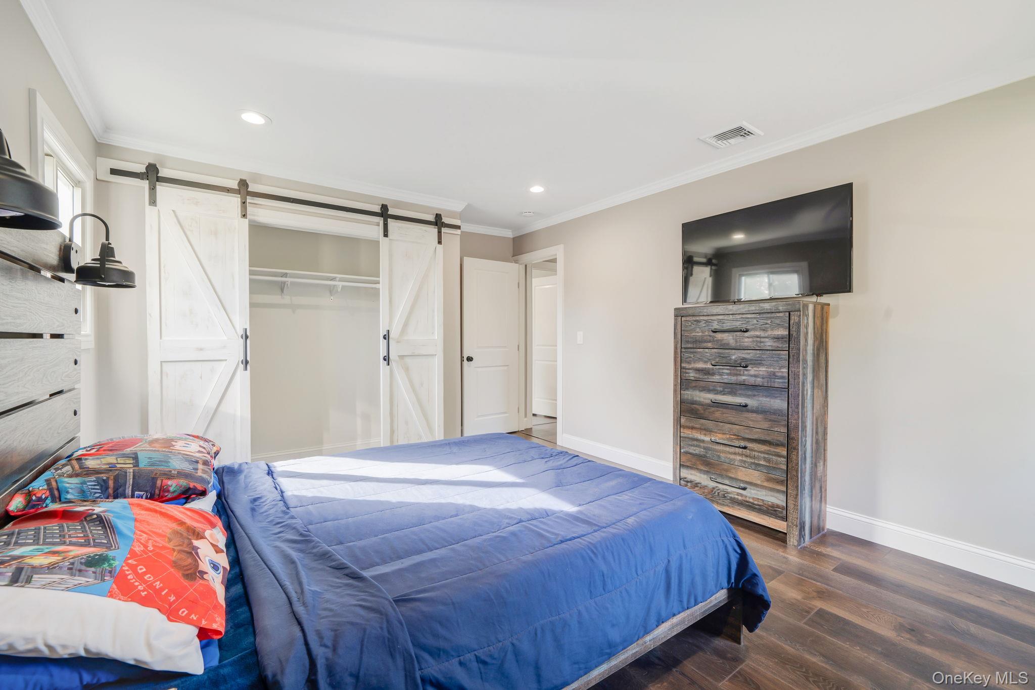 20 Janet Street, Port Jefferson Station, NY 11776