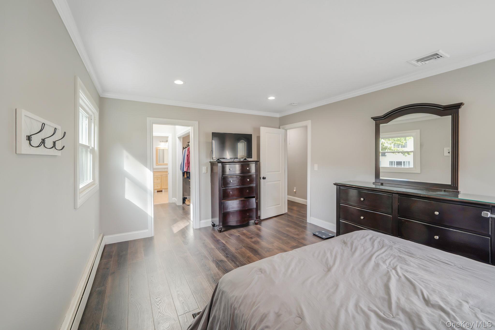 20 Janet Street, Port Jefferson Station, NY 11776