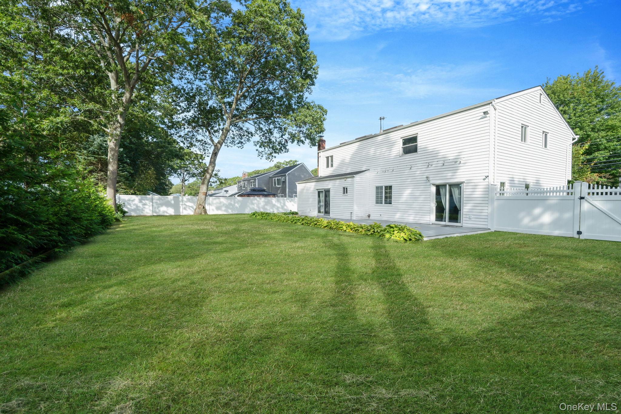 20 Janet Street, Port Jefferson Station, NY 11776