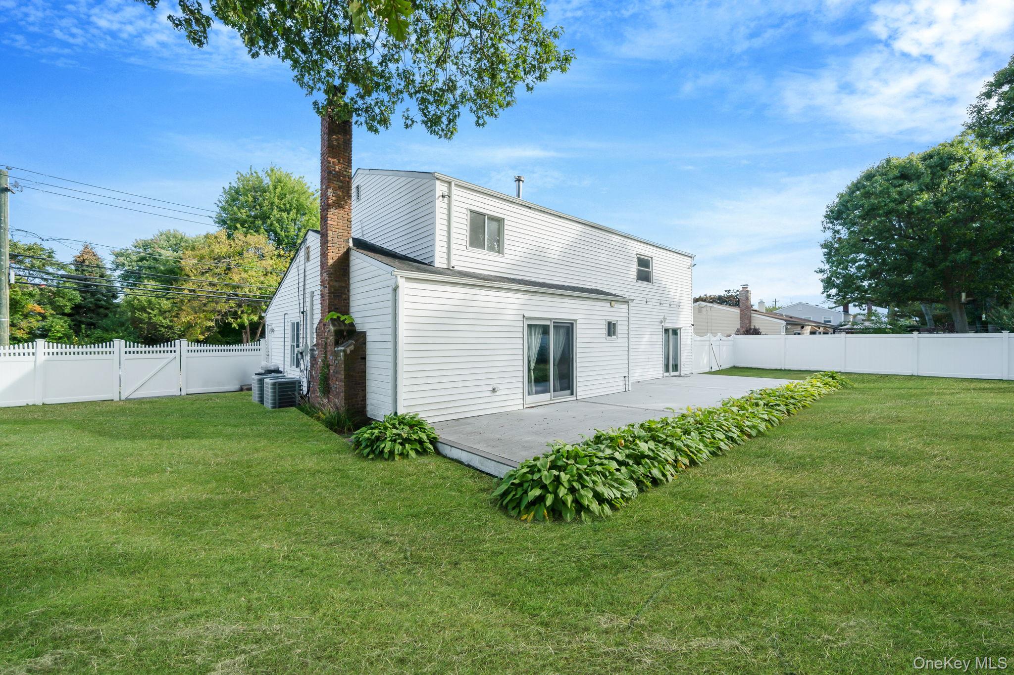 20 Janet Street, Port Jefferson Station, NY 11776