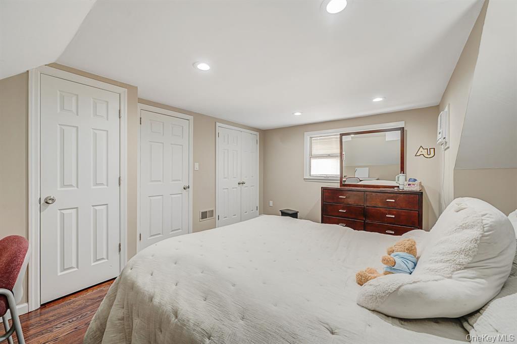 20 Marlon Avenue, Bethpage, NY 11714