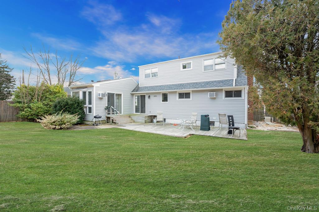 20 Marlon Avenue, Bethpage, NY 11714