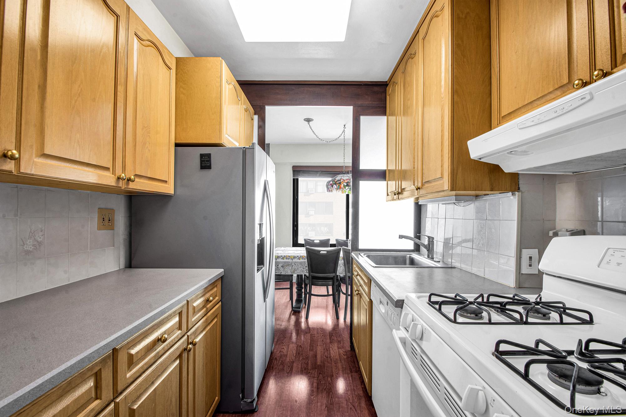 33-43 14 Street # 14D, Astoria, NY 11106