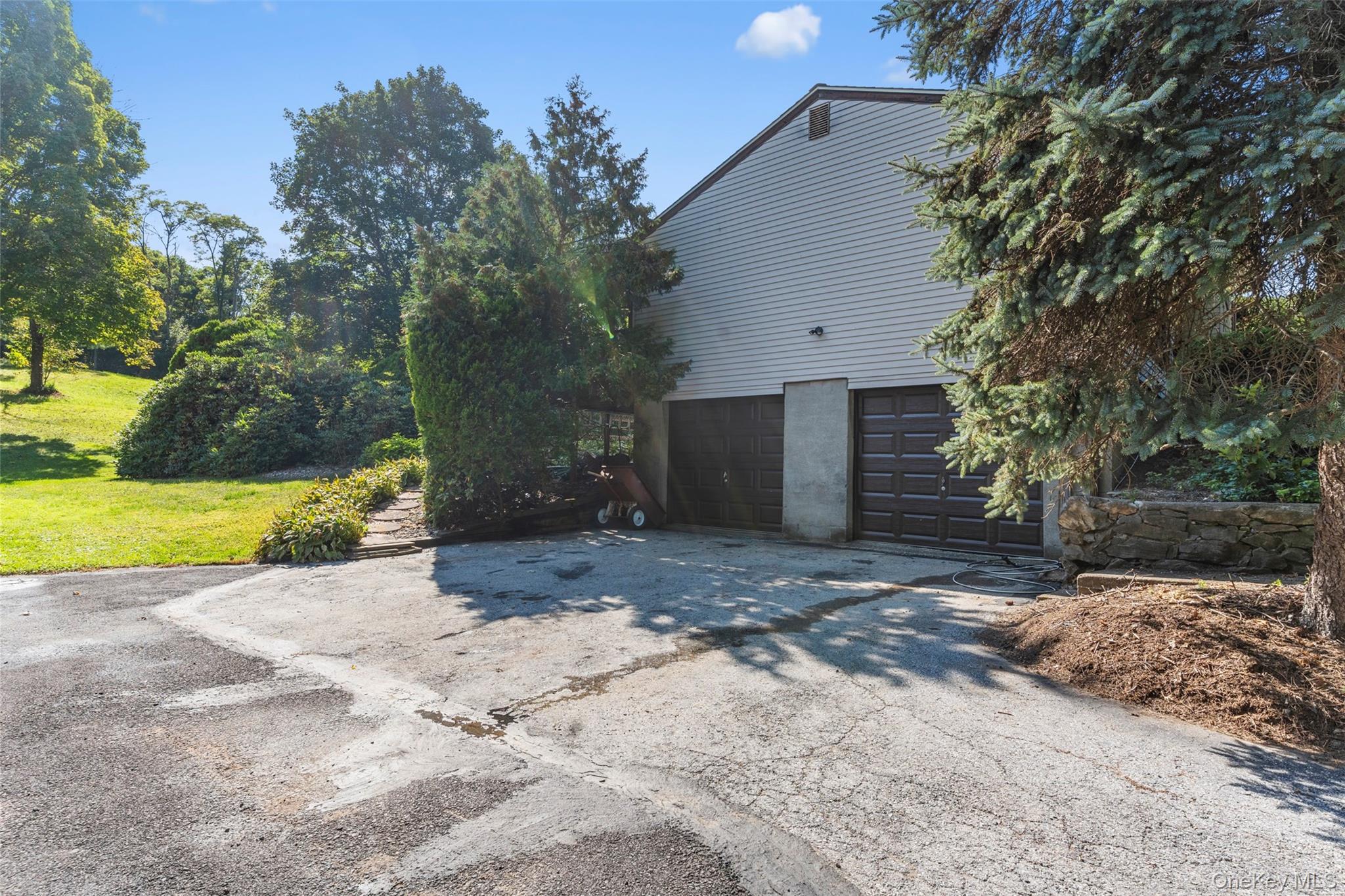 28 Forest Valley Road, Pleasant Valley, NY 12569