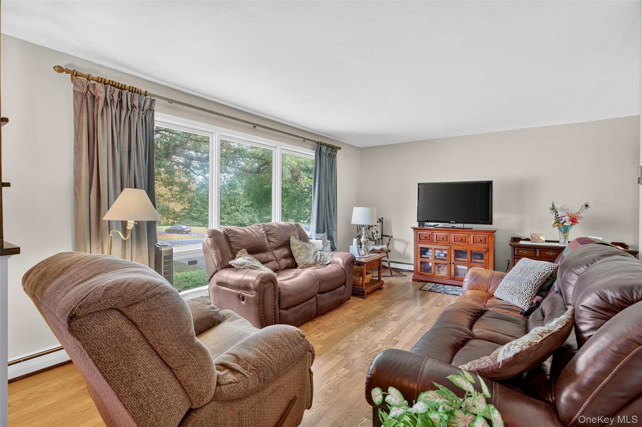 28 Forest Valley Road, Pleasant Valley, NY 12569