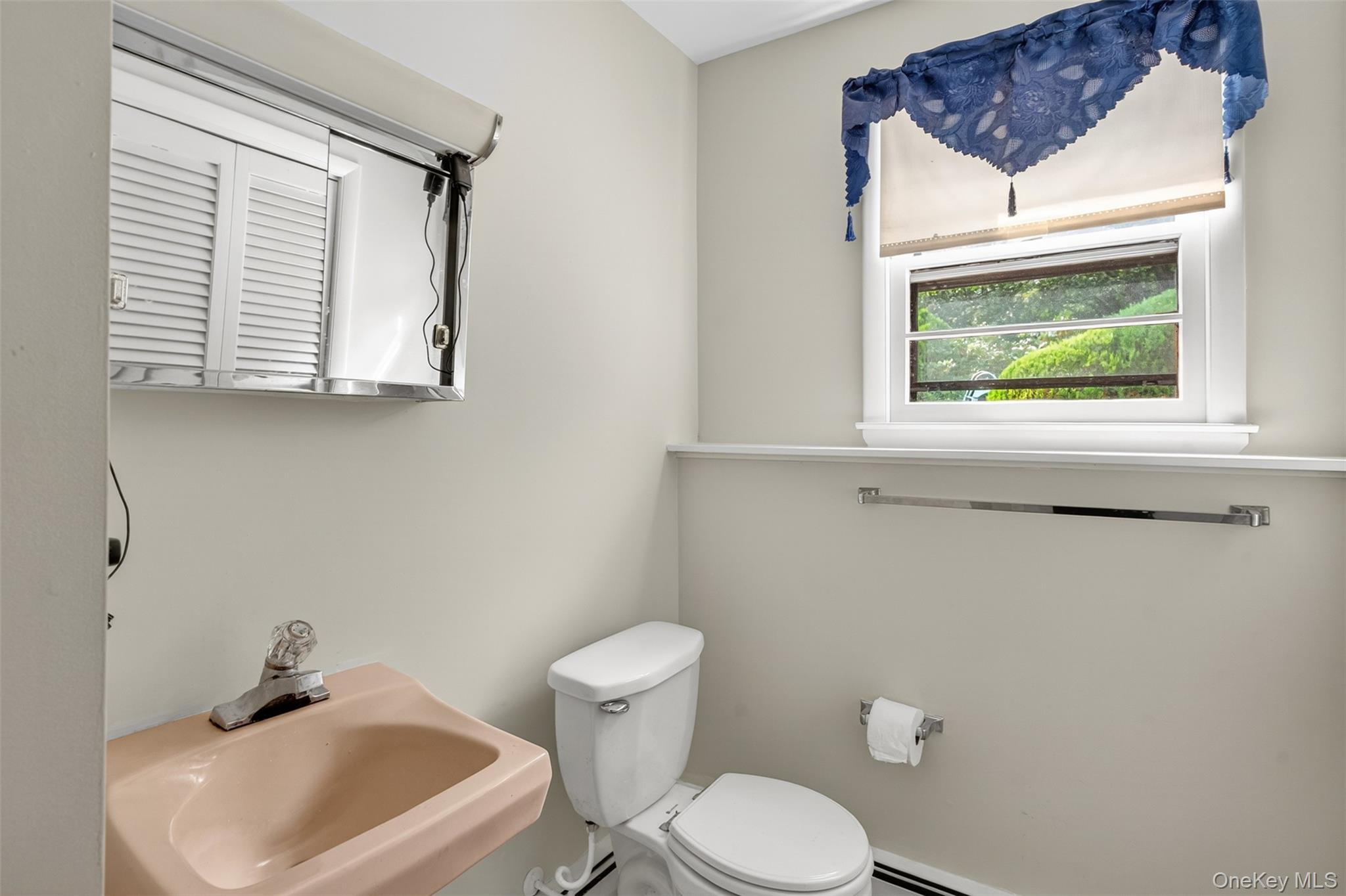 28 Forest Valley Road, Pleasant Valley, NY 12569