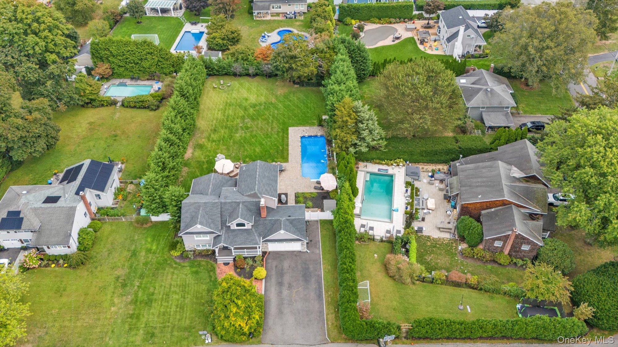 27 Brittany Court, Northport, NY 11768