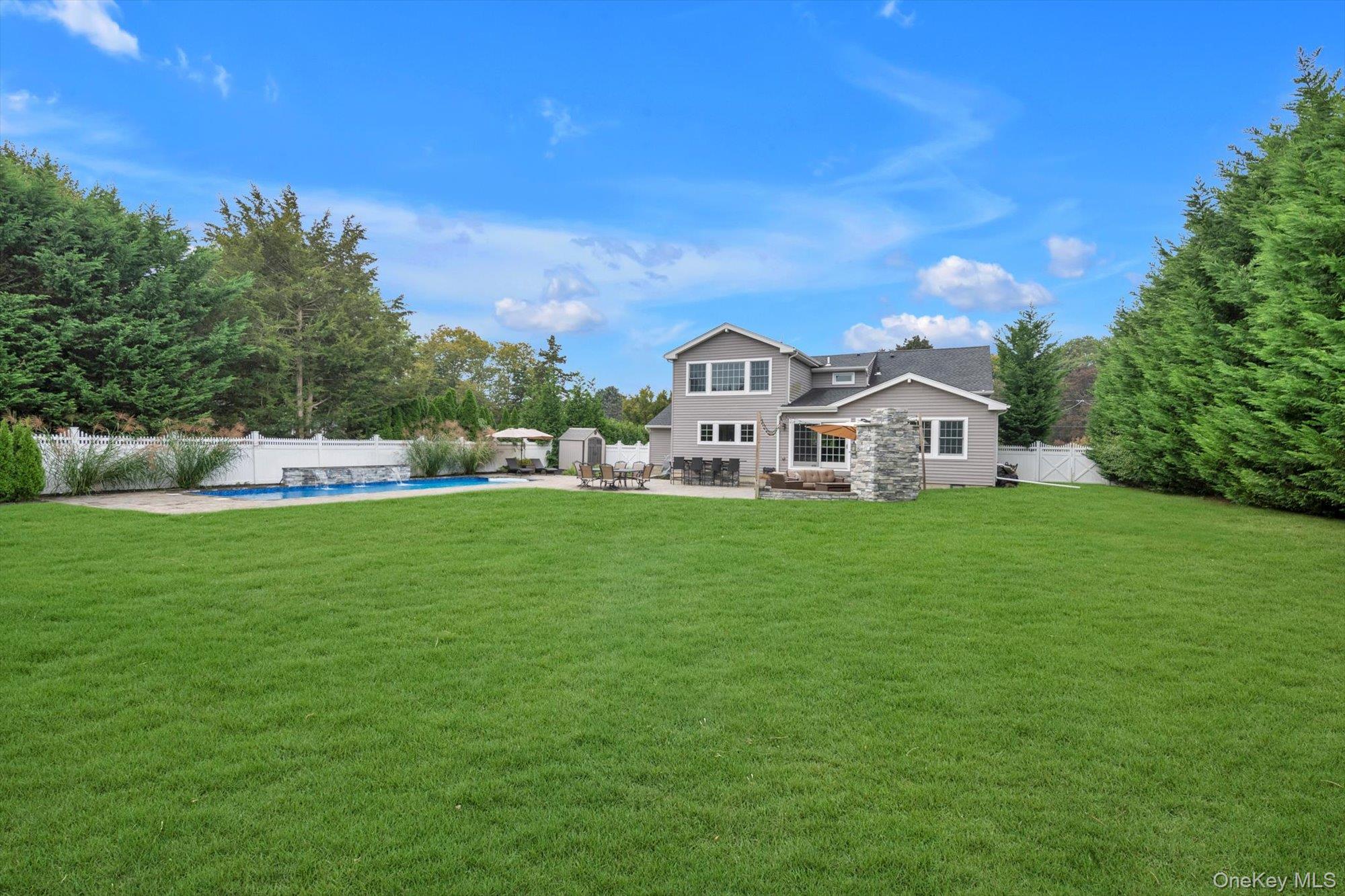 27 Brittany Court, Northport, NY 11768