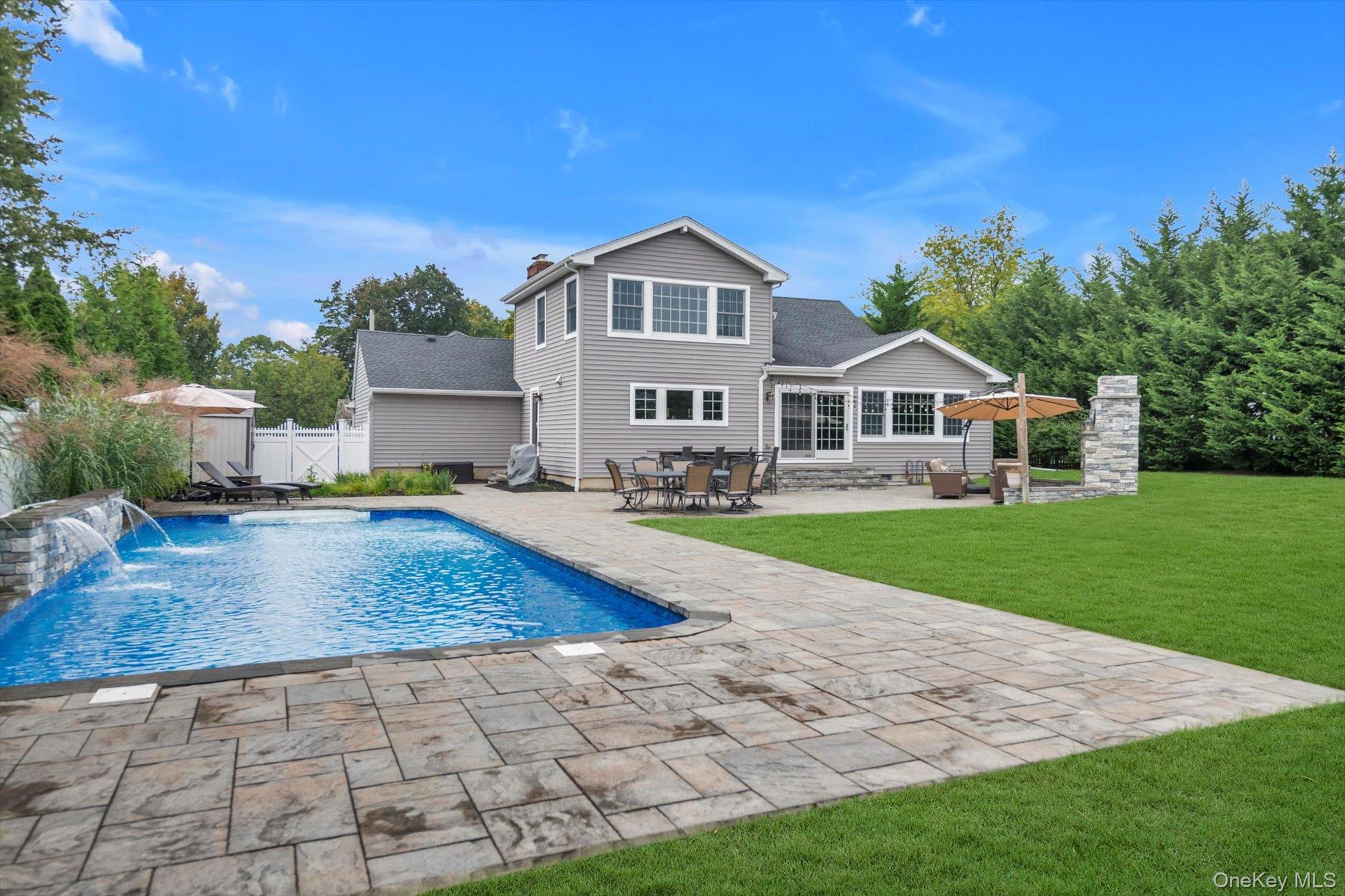 27 Brittany Court, Northport, NY 11768