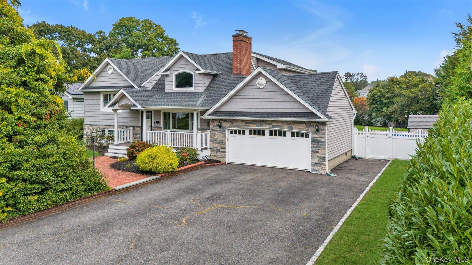 27 Brittany Court, Northport, NY 11768