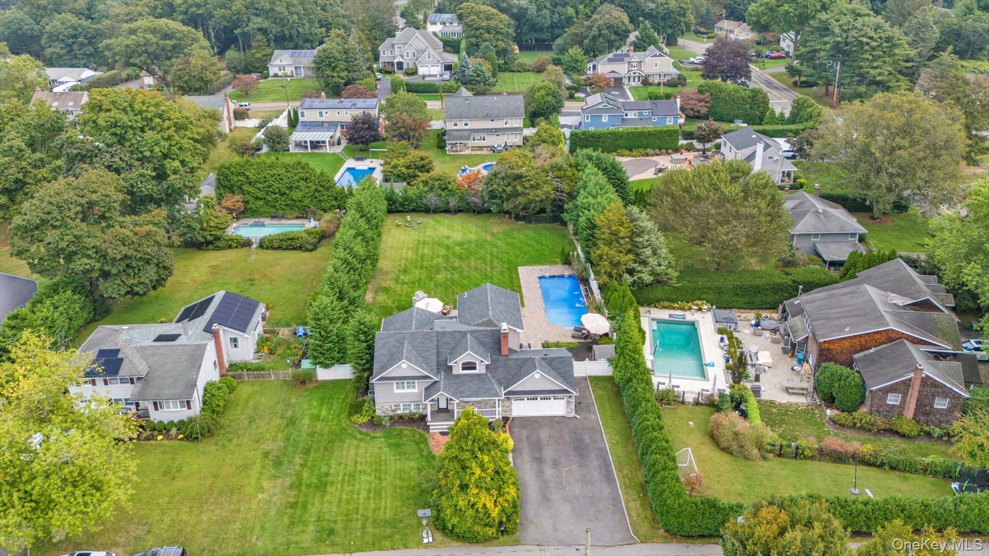 27 Brittany Court, Northport, NY 11768