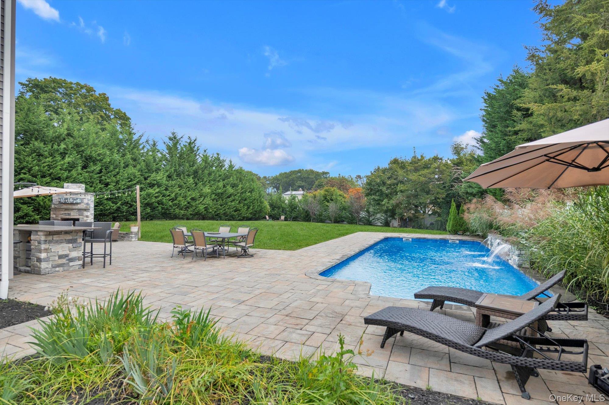 27 Brittany Court, Northport, NY 11768