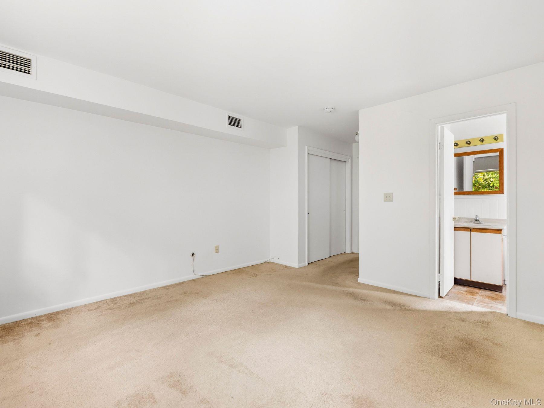 26 Cooper Road # 602, Poughkeepsie, NY 12603