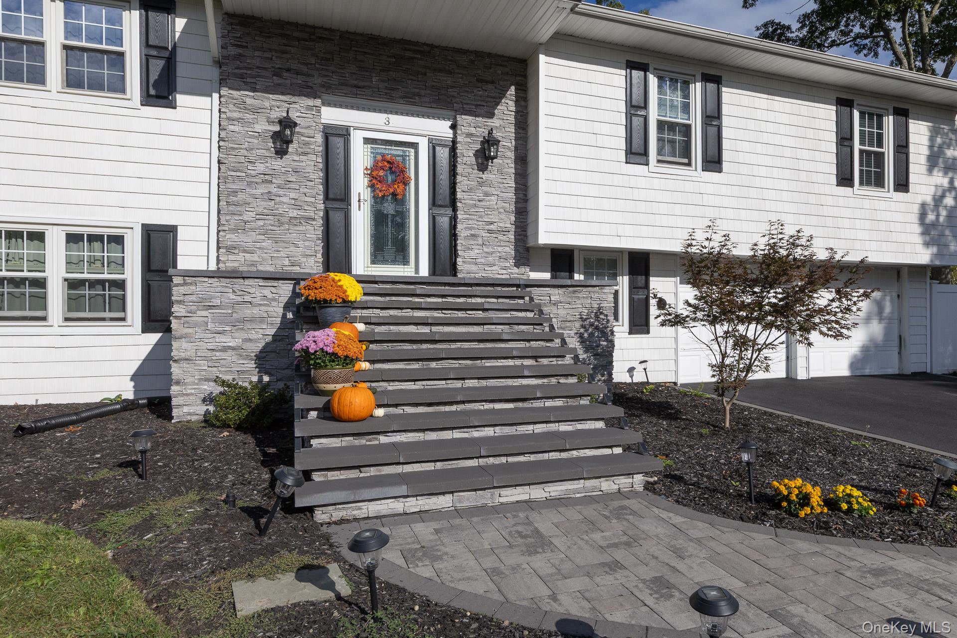 3 Henearly Drive, Miller Place, NY 11764