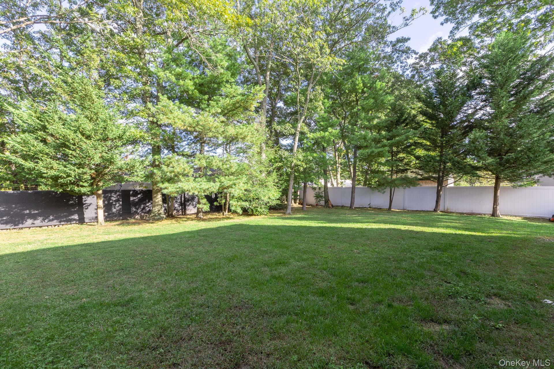 3 Henearly Drive, Miller Place, NY 11764