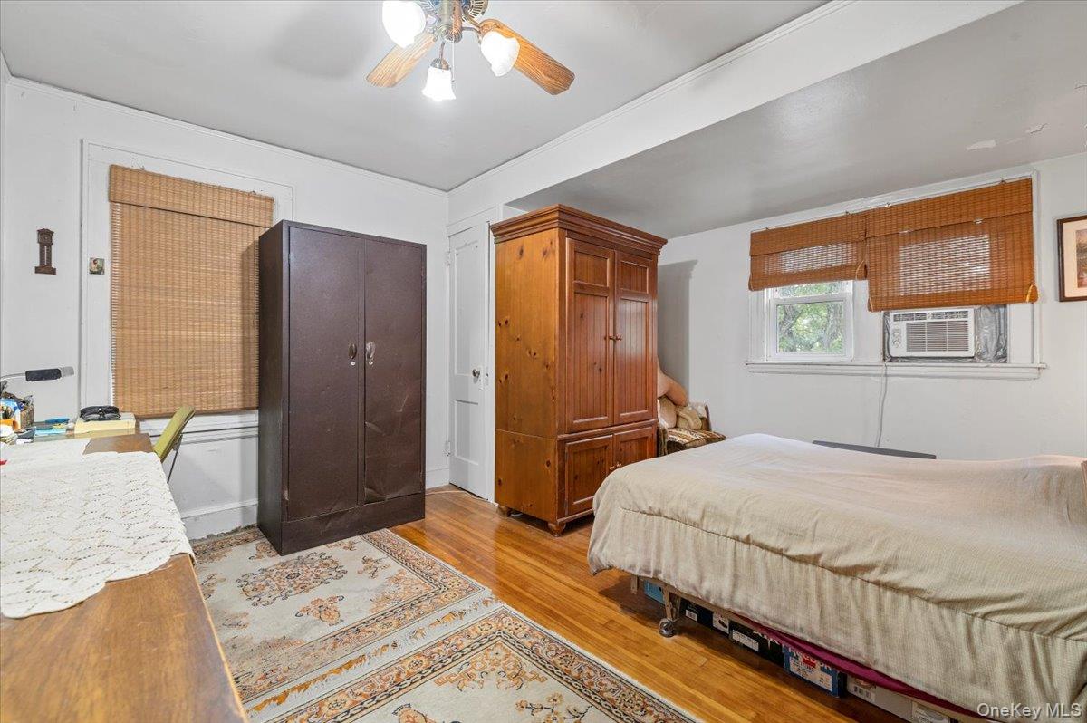 11 Park Avenue, Williston Park, NY 11596