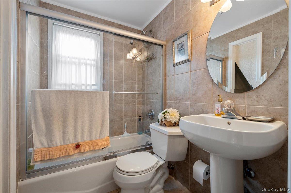 11 Park Avenue, Williston Park, NY 11596