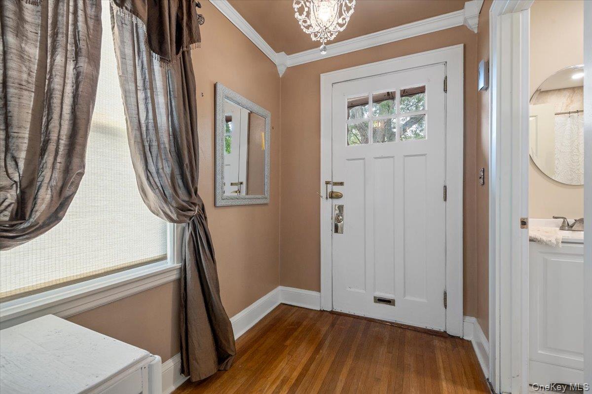 11 Park Avenue, Williston Park, NY 11596